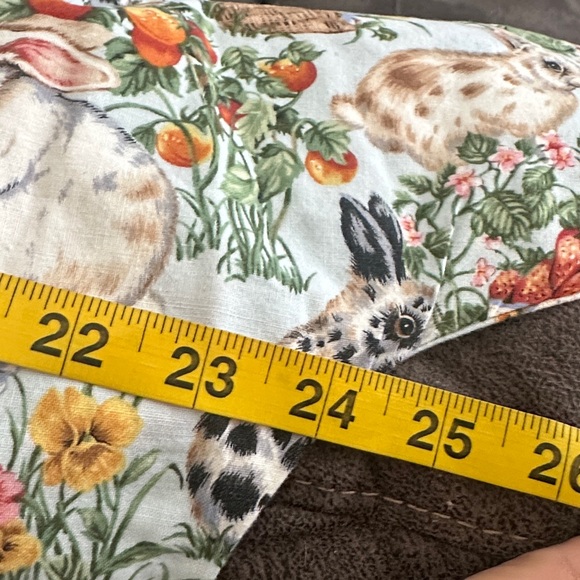 Simply Comfort Womens Easter Scrub Shirt Medium Bunnies Floral Artsy cottagecore - Picture 9 of 9